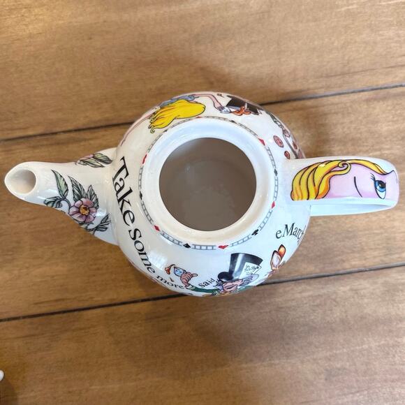 New in Box Cardew Design Alice in Wonderland Porcelain Small tea pot - Picture 8 of 10